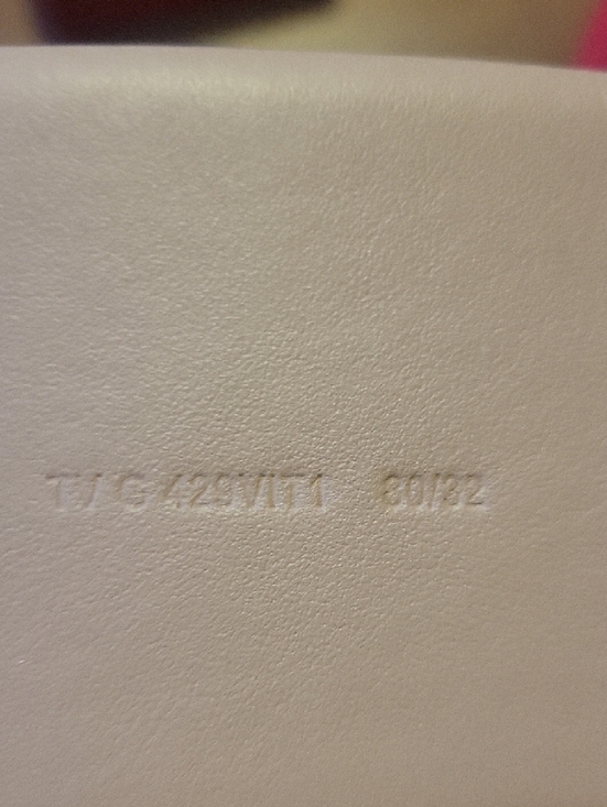 Valentino Garavani Black Leather Belt with Gold V Logo Buckle - Picture 3 of 5